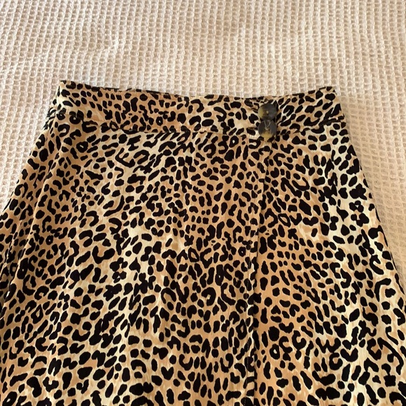 Faithfull the Brand ‘Valois’ leopard midi skirt - Picture 4 of 6